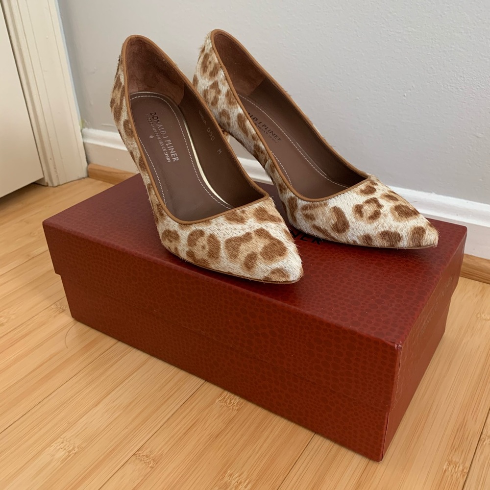 Donald J Pliner Giraffe Print Heels NWT